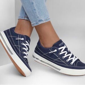 Skechers Women's Arch Fit Arcade-Arcata Sneaker size US 5